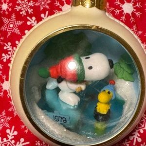Hallmark Snoopy and Woodstock Ornament 1979
